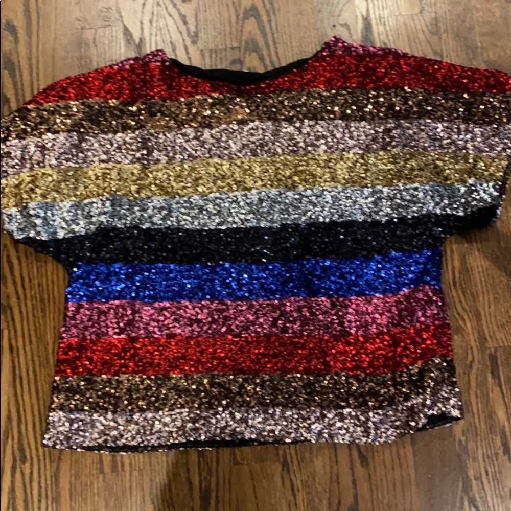 Gap sequined short sleeve top.
